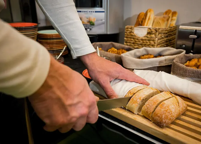 Ibis Styles Citywest 호텔 4*