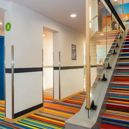 Ibis Styles Citywest Otel