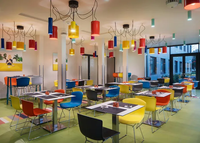 Отель Ibis Styles Citywest 4*