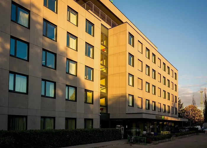 Ibis Styles Citywest Отель