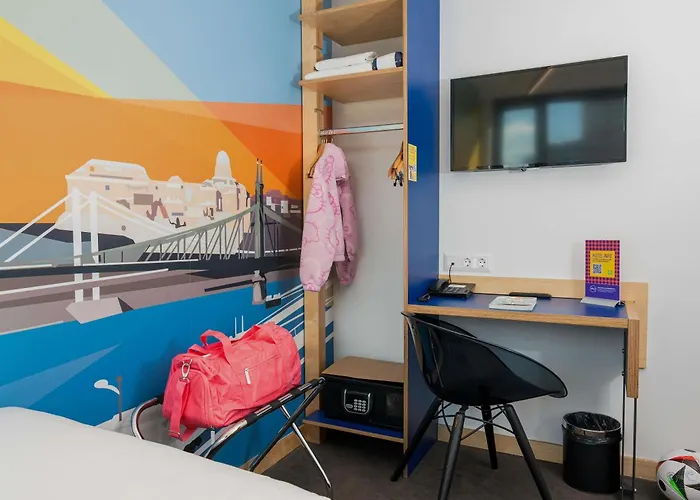 Отель Ibis Styles Citywest