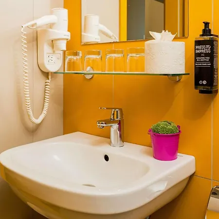 ホテル Ibis Styles Citywest 4*