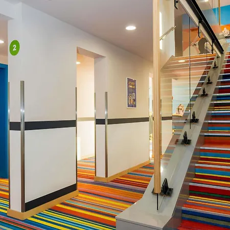 Ibis Styles Citywest ホテル 4*
