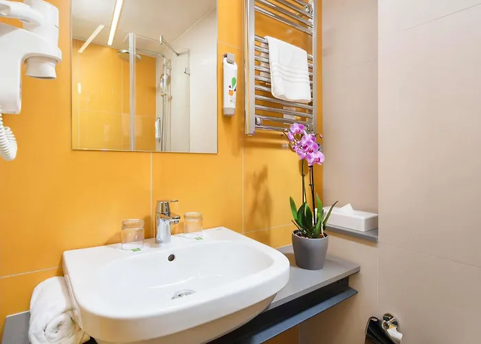 ホテル Ibis Styles Citywest 4*