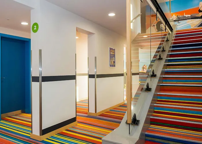 Ibis Styles Citywest ホテル 4*
