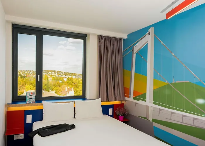 Ibis Styles Citywest ホテル