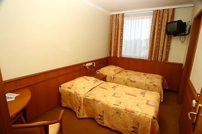 Hotel Ibis Styles Citywest 3*